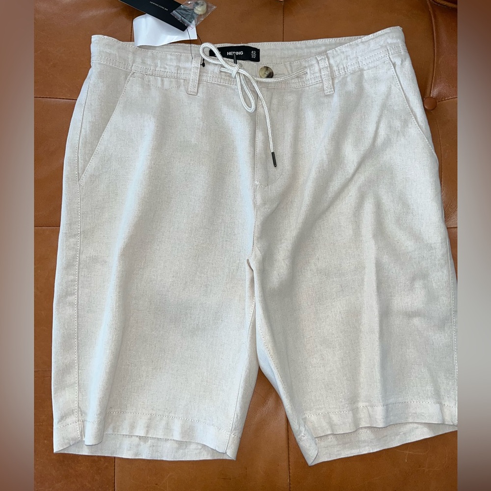 Hearing Men’s Basic Chino Linen Bermuda Shorts - Beige
